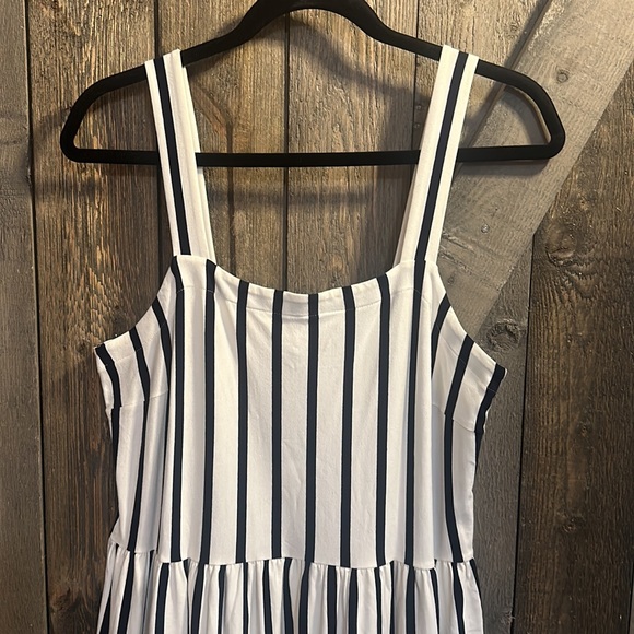 Loft White & Black Tiered Stripe Shift Dress  size 12 worn twice - Picture 2 of 7